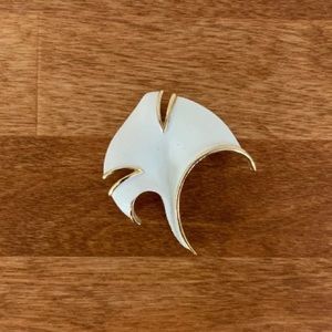 Mod Mid Century Gingko Leaf Enamel Brooch